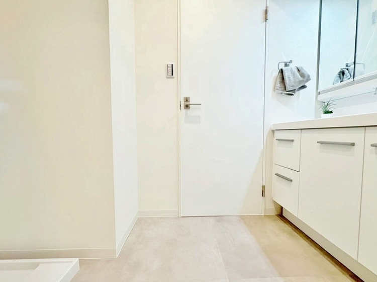 洗面 清潔感と心地よさを重視した、上質感漂うパウダールーム。