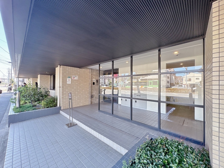 エントランス 外と内をつなぐエントランスは、まさに顔となる場所。