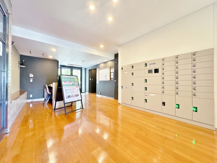 エントランス エントランス内部は、管理が行き届き清潔な共有スペースとなっています。