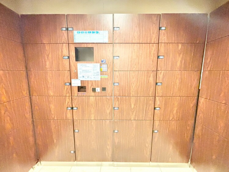 設備 共用部分の宅配ボックスです。留守中の荷物受け取りもできるので、安心して外出ができますね。