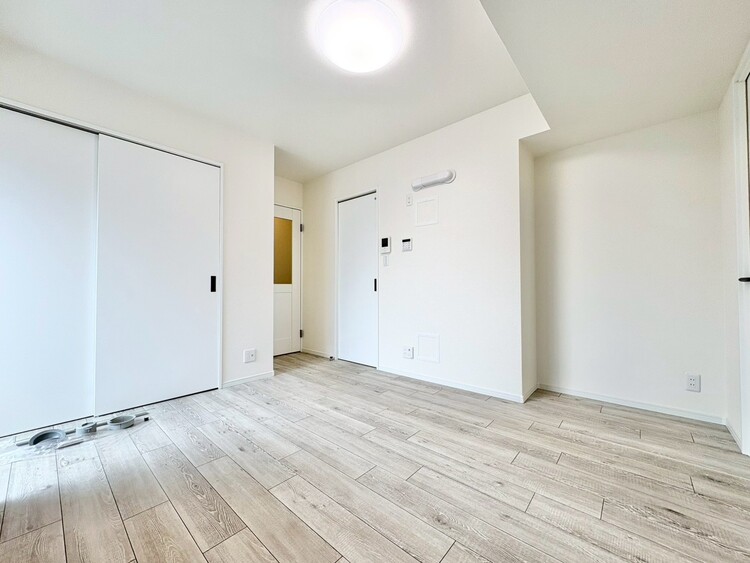 居間 居心地の良い空気感は、暮らしのステージを彩り、心からのやすらぎと満足感を与えてくれます。