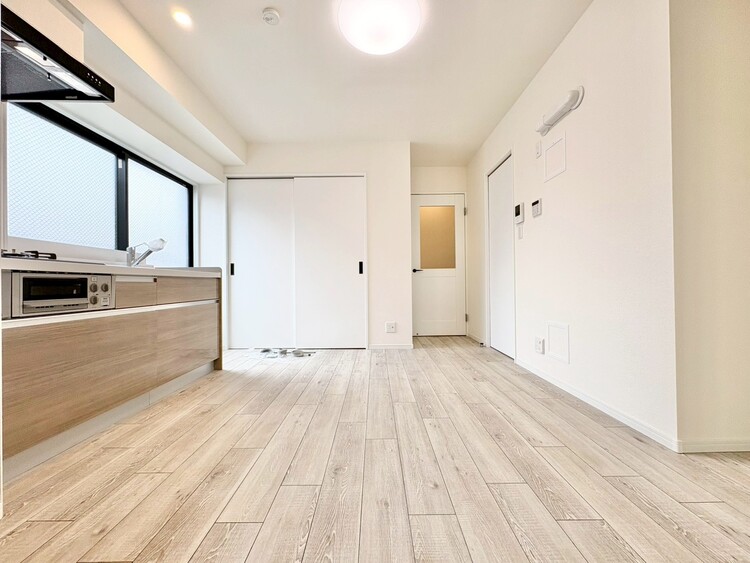 居間 飾り過ぎないシンプルな内装と偏り過ぎないデザインで統一しました。