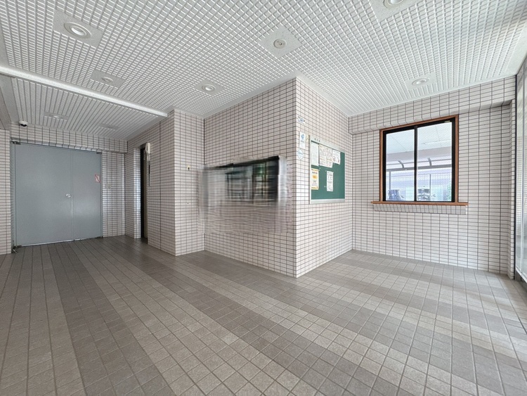 エントランス エントランス内部は、管理が行き届き清潔な共有スペースとなっています。