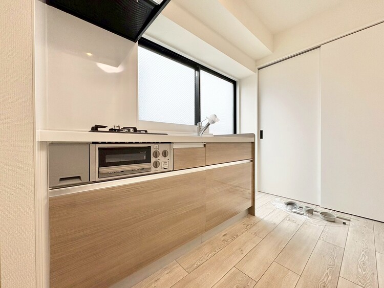 キッチン スマートな意匠と充実の機能を備えたキッチンが、暮らしにおいしい彩りを添えます。