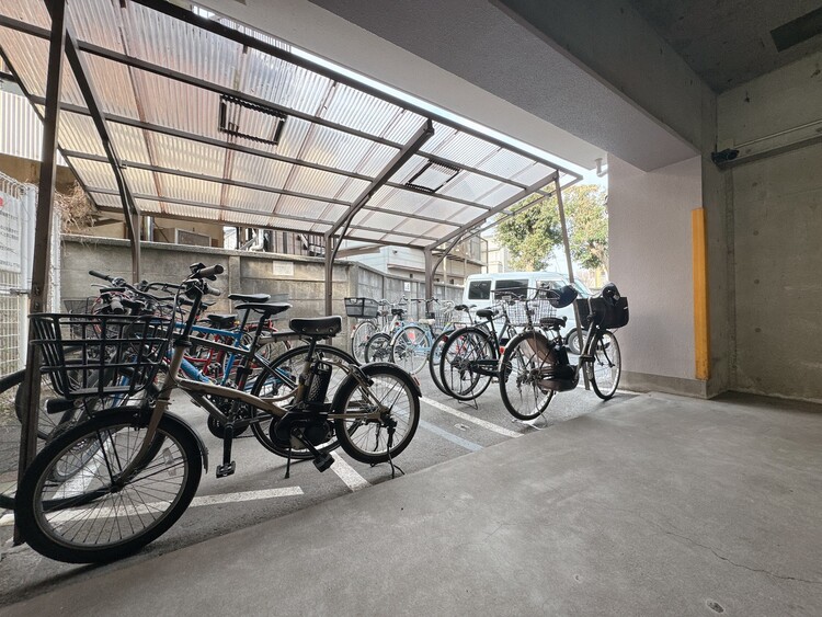 その他 きちんと整備された駐輪場。住む方の心遣いが感じられます。