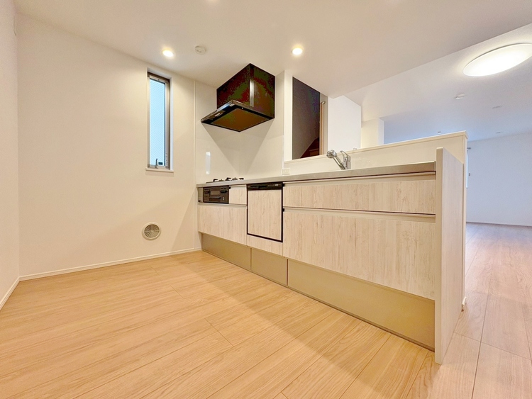 キッチン スマートな意匠と充実の機能を備えたキッチンが、暮らしにおいしい彩りを添えます。