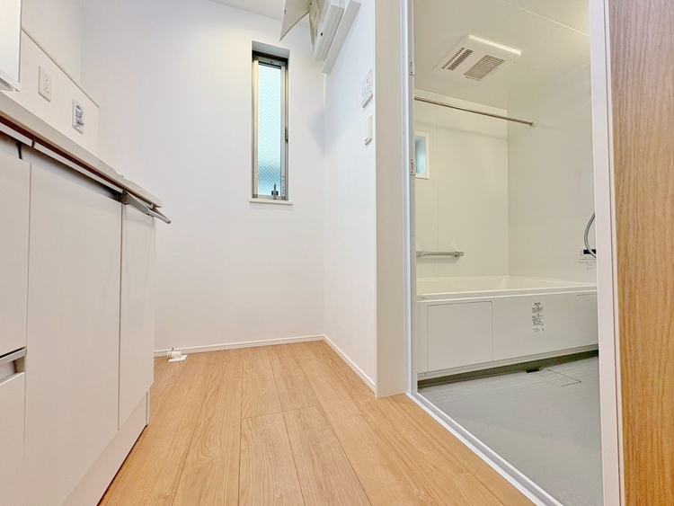 洗面 清潔感と心地よさを重視した、上質感漂うパウダールーム。