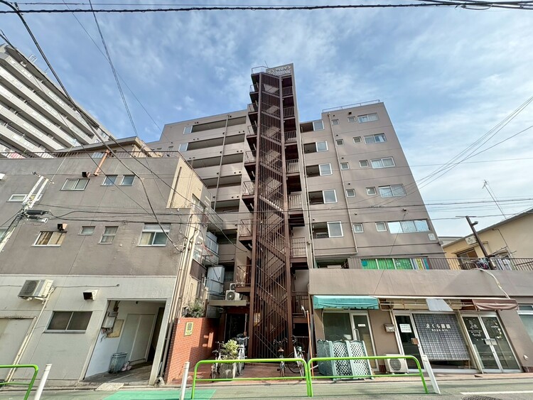 外観 資料には掲載していない情報が、現地にはたくさんあります。是非一度、現地をご確認ください。