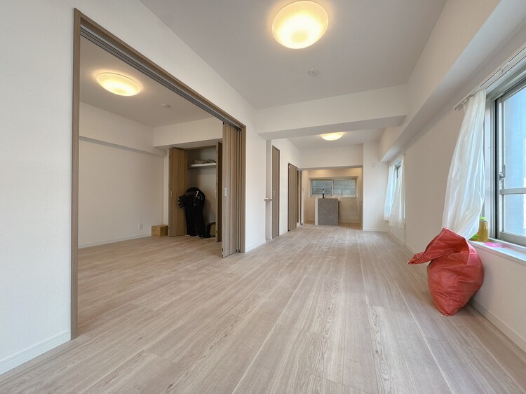 居間 飾り過ぎないシンプルな内装と偏り過ぎないデザインで統一しました。