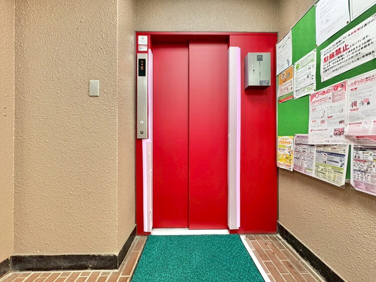 設備 エレベーターの管理も、きちんと行き届いてます。