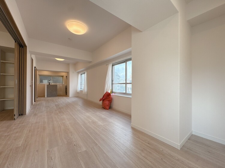 居間 快適に過ごす毎日を求めて、暮らしの中でご自身の「マイホーム」に創り上げてください。