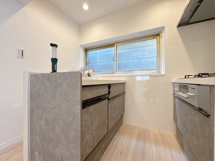 キッチン スマートな意匠と充実の機能を備えたキッチンが、暮らしにおいしい彩りを添えます。