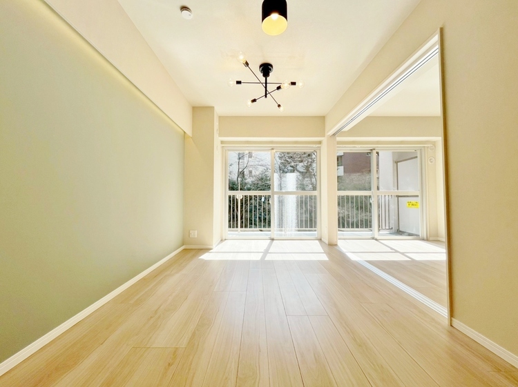 居間 豊かな居住性と、安心感を満たすクオリティが見事に調和した住空間。