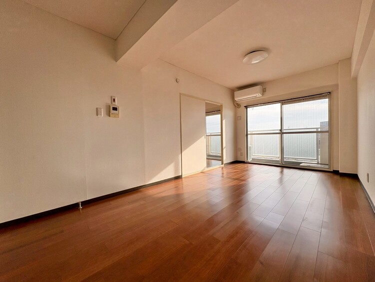 居間 豊かな居住性と、安心感を満たすクオリティが見事に調和した住空間。