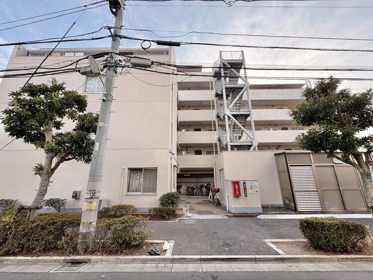 外観 資料には掲載していない情報が、現地にはたくさんあります。是非一度、現地をご確認ください。