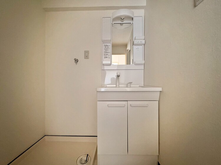 洗面 何かと物が増える場所だからこそ、スッキリと見映えの良い空間に。