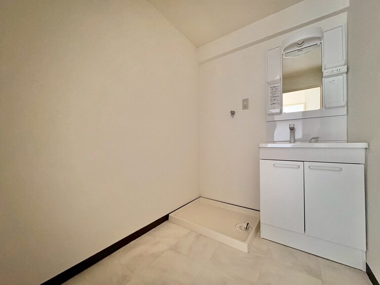 洗面 清潔感と心地よさを重視した、上質感漂うパウダールーム。