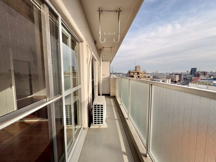 バルコニー 暮らしの中で、光と風を演出してくれるバルコニー。