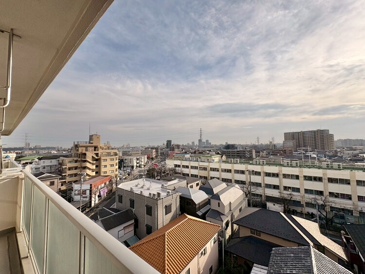 バルコニー 頬をなでる、優しい風を感じることが出来ます。