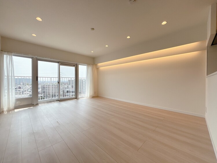 居間 居心地の良い空気感は、暮らしのステージを彩り、心からのやすらぎと満足感を与えてくれます。