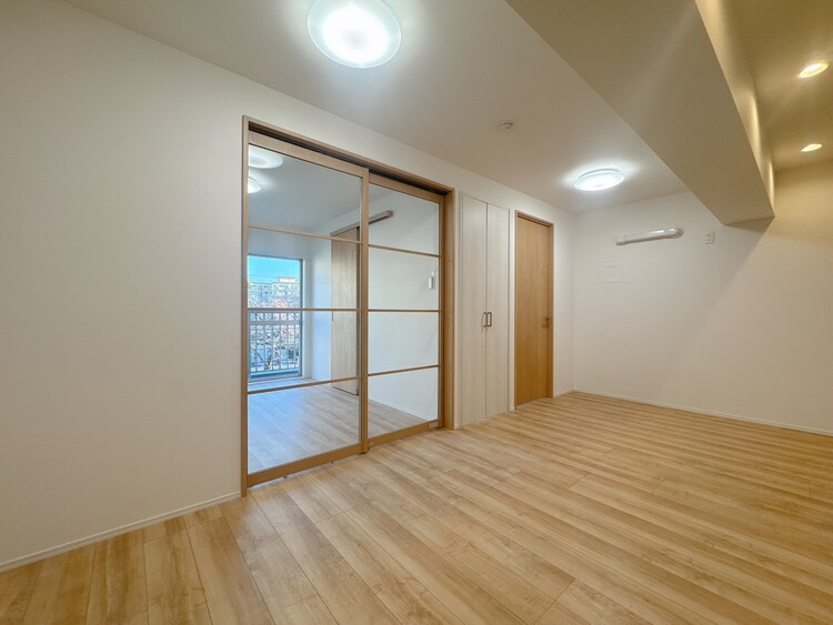 居間 飾り過ぎないシンプルな内装と偏り過ぎないデザインで統一しました。