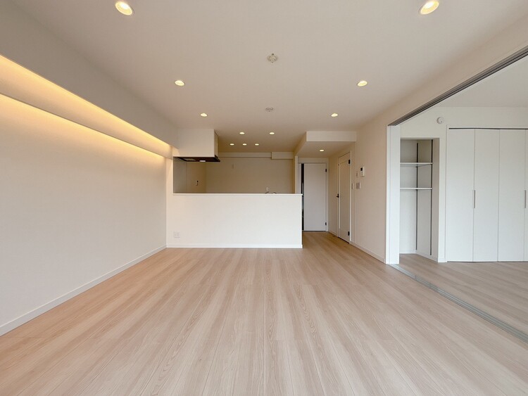 居間 快適に過ごす毎日を求めて、暮らしの中でご自身の「マイホーム」に創り上げてください。