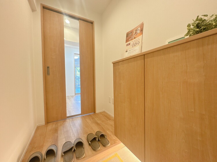 玄関 シューズボックスを完備した玄関です。