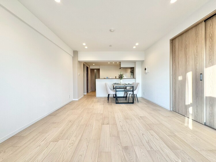 居間 豊かな居住性と、安心感を満たすクオリティが見事に調和した住空間。