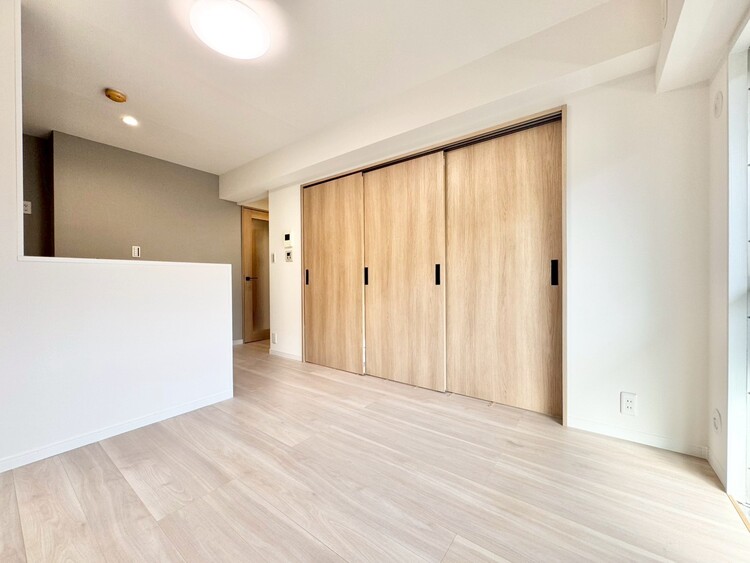 居間 居心地の良い空気感は、暮らしのステージを彩り、心からのやすらぎと満足感を与えてくれます。