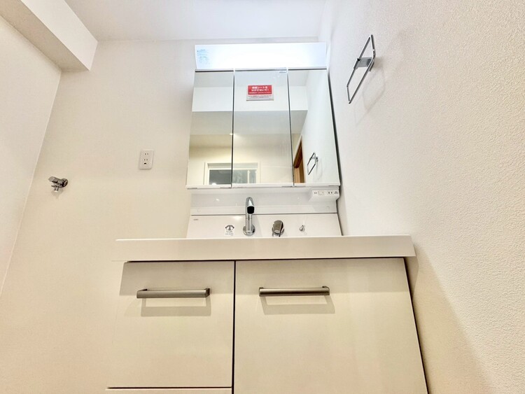 洗面 何かと物が増える場所だからこそ、スッキリと見映えの良い空間に。