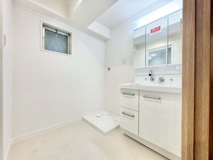 洗面 清潔感と心地よさを重視した、上質感漂うパウダールーム。