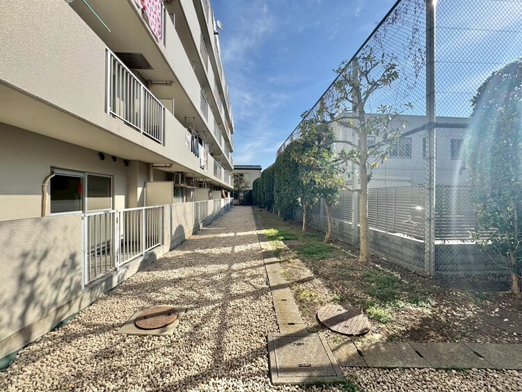 バルコニー 窓を開けると広がる青空。心をリフレッシュして日々を過ごしていきましょう。