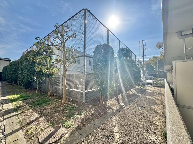 バルコニー 頬をなでる、優しい風を感じることが出来ます。