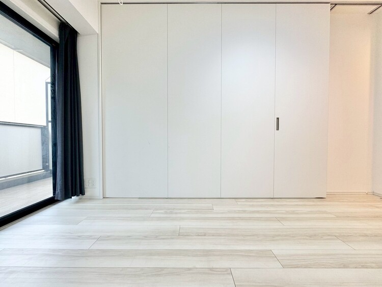 居間 居心地の良い空気感は、暮らしのステージを彩り、心からのやすらぎと満足感を与えてくれます。