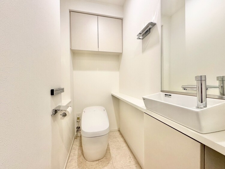 トイレ 暮らしの中のさりげないひとときの快適さにも、こだわりを、持って設備を配しております。
