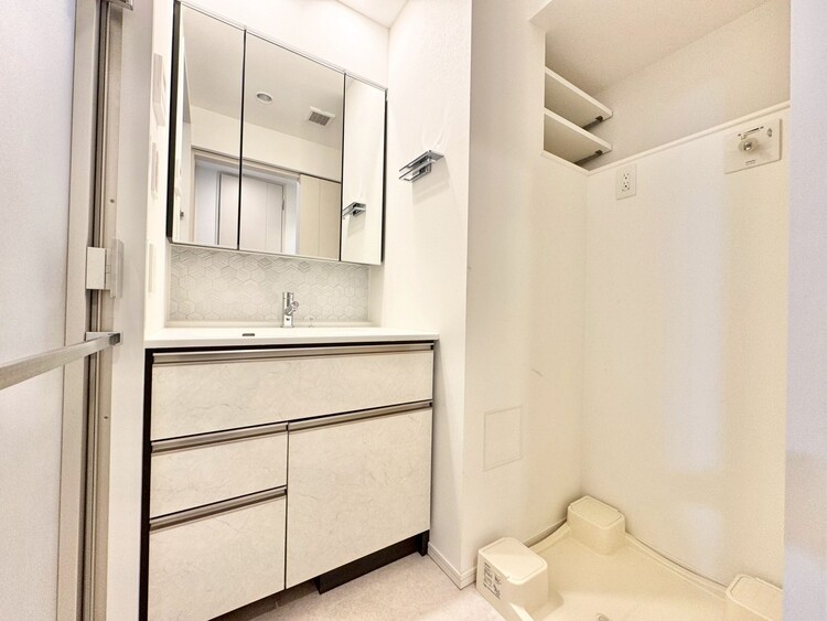 洗面 清潔感と心地よさを重視した、上質感漂うパウダールーム。