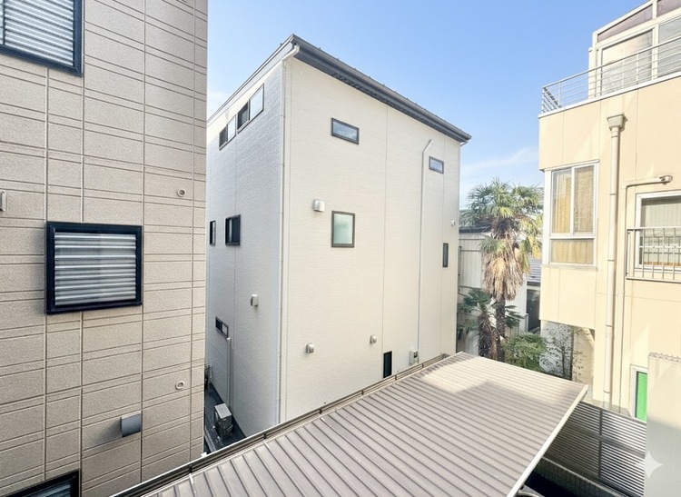 バルコニー 頬をなでる、優しい風を感じることが出来ます。