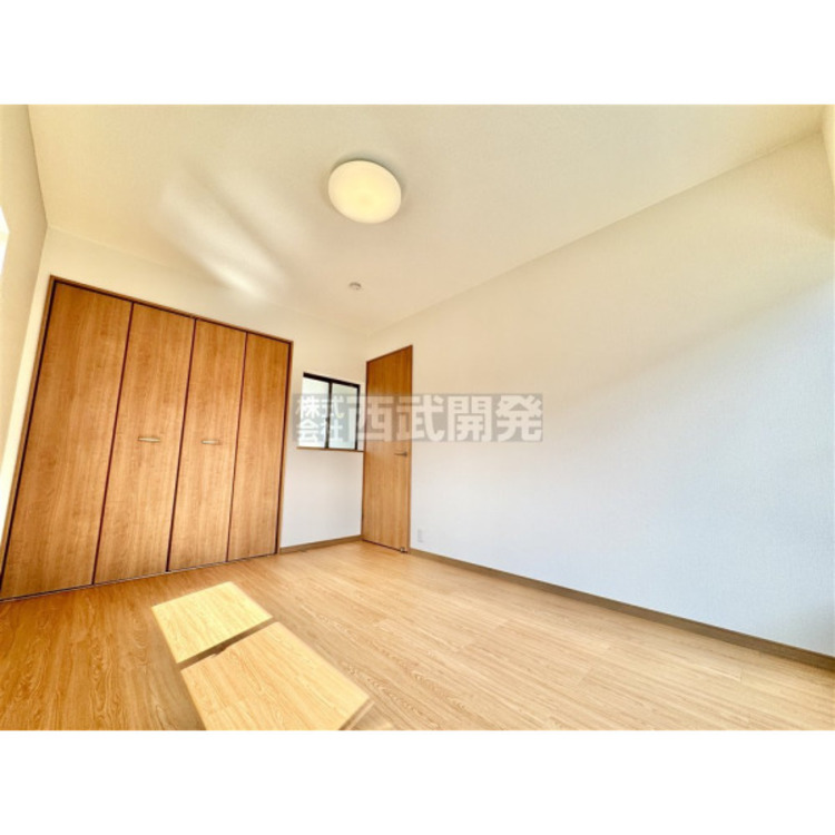 内装 クローゼットがございます。収納が多いお家はすっきりして快適空間です。