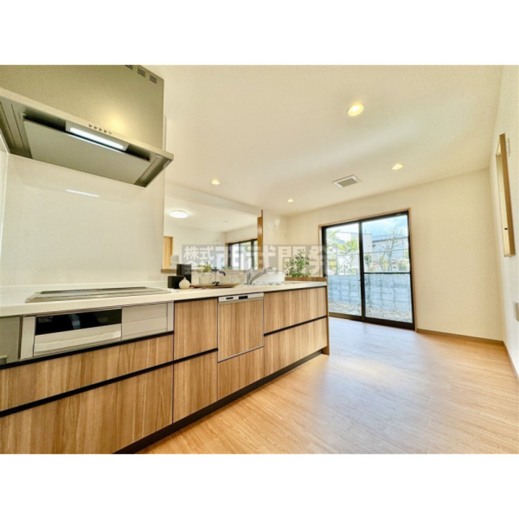 キッチン 食器洗い乾燥機付きなので、食後はゆっくり家族だんらんを楽しめます