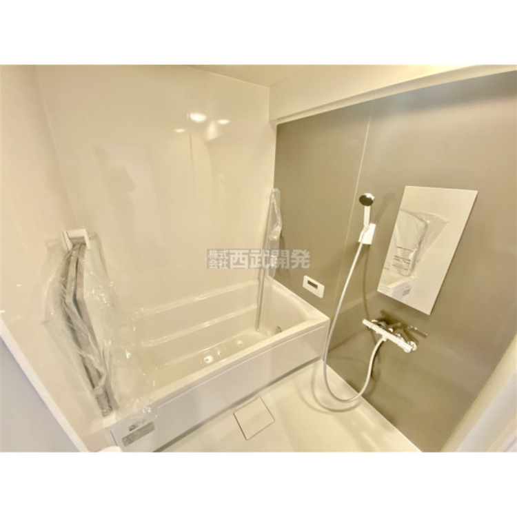 風呂 換気乾燥機付きの浴室は、雨の日でも洗濯ができるのでとても便利です。梅雨の時期でもこれで安心ですね。