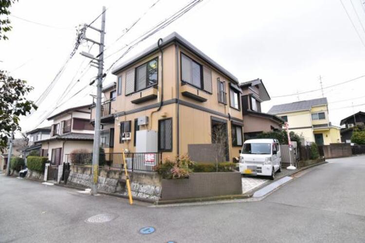 外観 街に溶けこみ美しい景観を生み出すこの邸宅は、採光や風通しまで考え抜いて造り上げました。