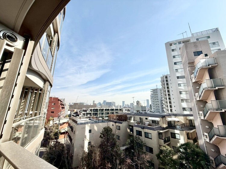 その他 眺望や窓からの景色が良いと、家で過ごす時間も快適です。