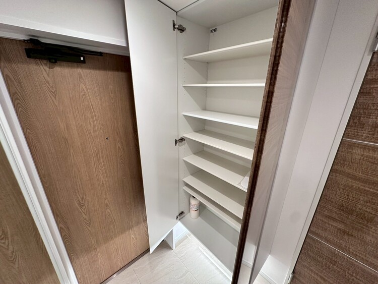 その他 家電やスーツケース、ストック品など何でも片付く嬉しい空間です。