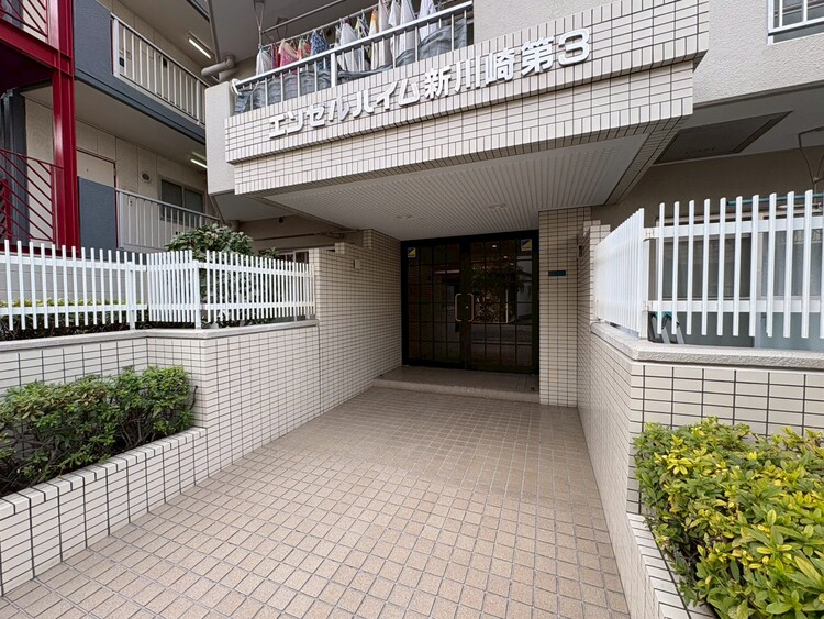 その他 上質感漂う玄関アプローチです。