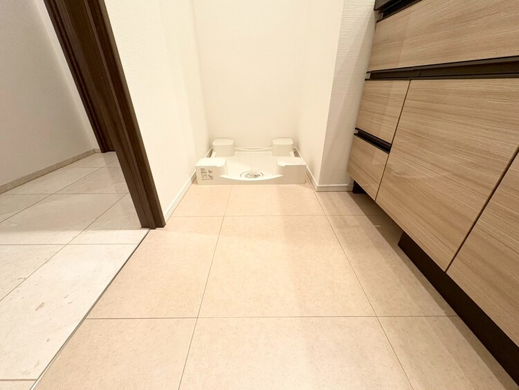 その他 十分な広さの脱衣所。