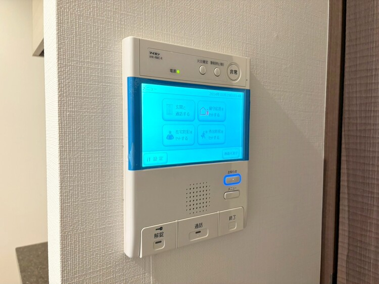 その他 誰が来てもわかる様にモニター付きインターホンを設置。