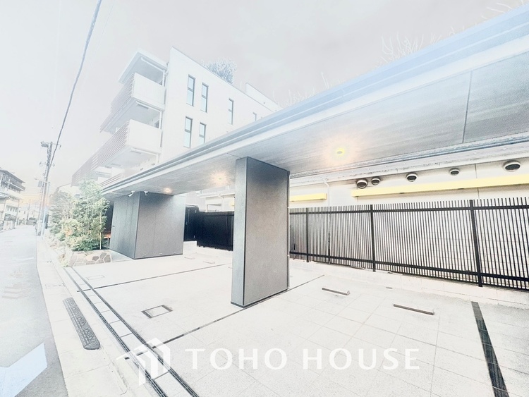 外観 漂う上質な空気感、マンションに入れば「おかえりなさい」と笑顔で迎えてくれるエントランス。最良の心配りを感じるマンションでした。