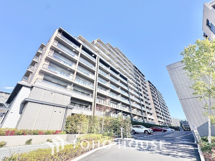 外観 漂う上質な空気感、マンションに入れば「おかえりなさい」と笑顔で迎えてくれるエントランス。最良の心配りを感じるマンションでした。