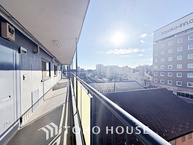 外観 忙しい朝でも、しっかり家族が揃って食事をして頂けるゆとりある大きさのダイニングスペース。リビングと和室の続き間は急な来客時になど使い勝手が良いです。実際の空間を体感してみて下さい！