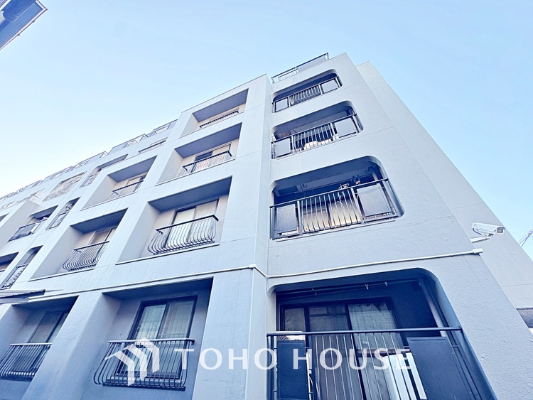 外観 漂う上質な空気感、マンションに入れば「おかえりなさい」と笑顔で迎えてくれるエントランス。最良の心配りを感じるマンションでした。